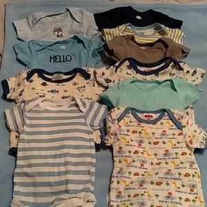 10 Short sleeve onesies!